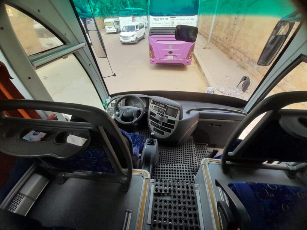 ايجار مرسيدس 50 راكب الي الفيوم