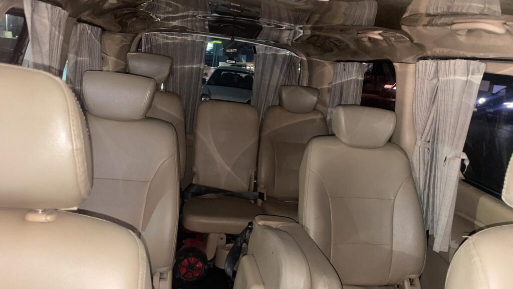 ايجار فان سياحي 7 راكب الي الجونة