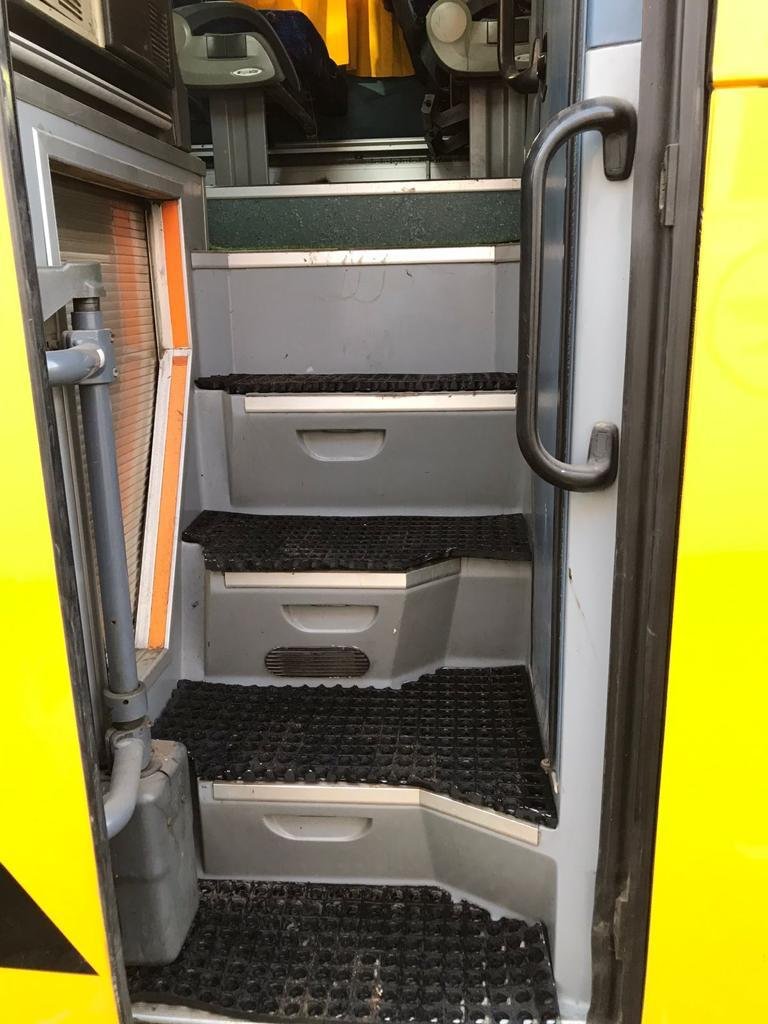 ايجار مرسيدس 50 راكب الي الساحل