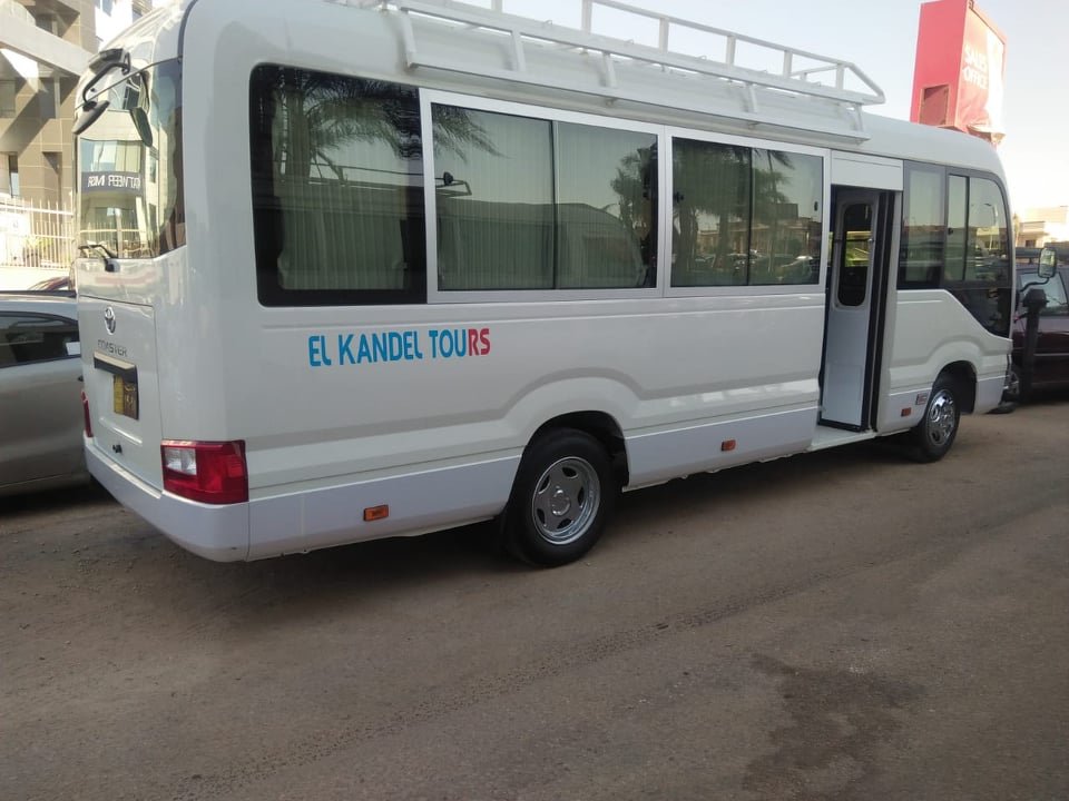 ايجار ميني باص 21 كرسي الي الفيوم