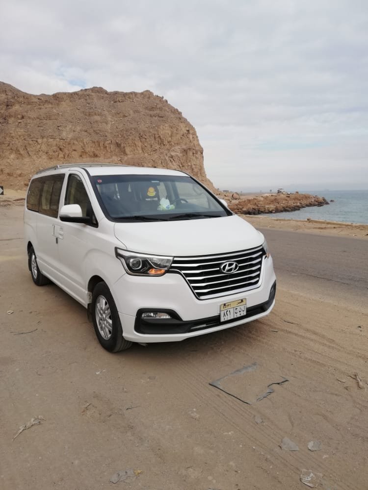 استئجار هيونداي 7 راكب الى المطار